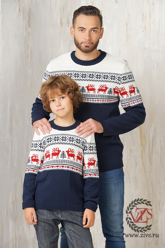 Парный свитер с оленями "Вся семья"